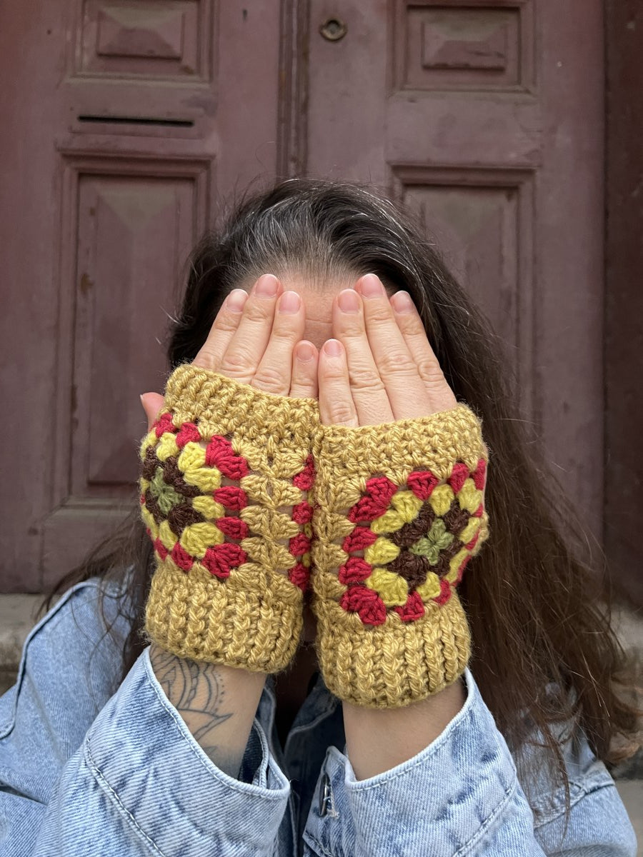 Bohem Motifli Parmaksız El Örgüsü Eldiven - Toprak