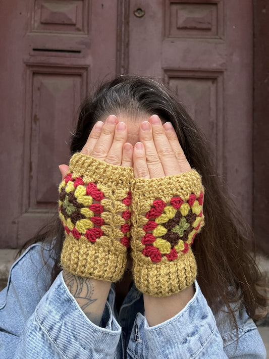 Bohem Motifli Parmaksız El Örgüsü Eldiven - Toprak