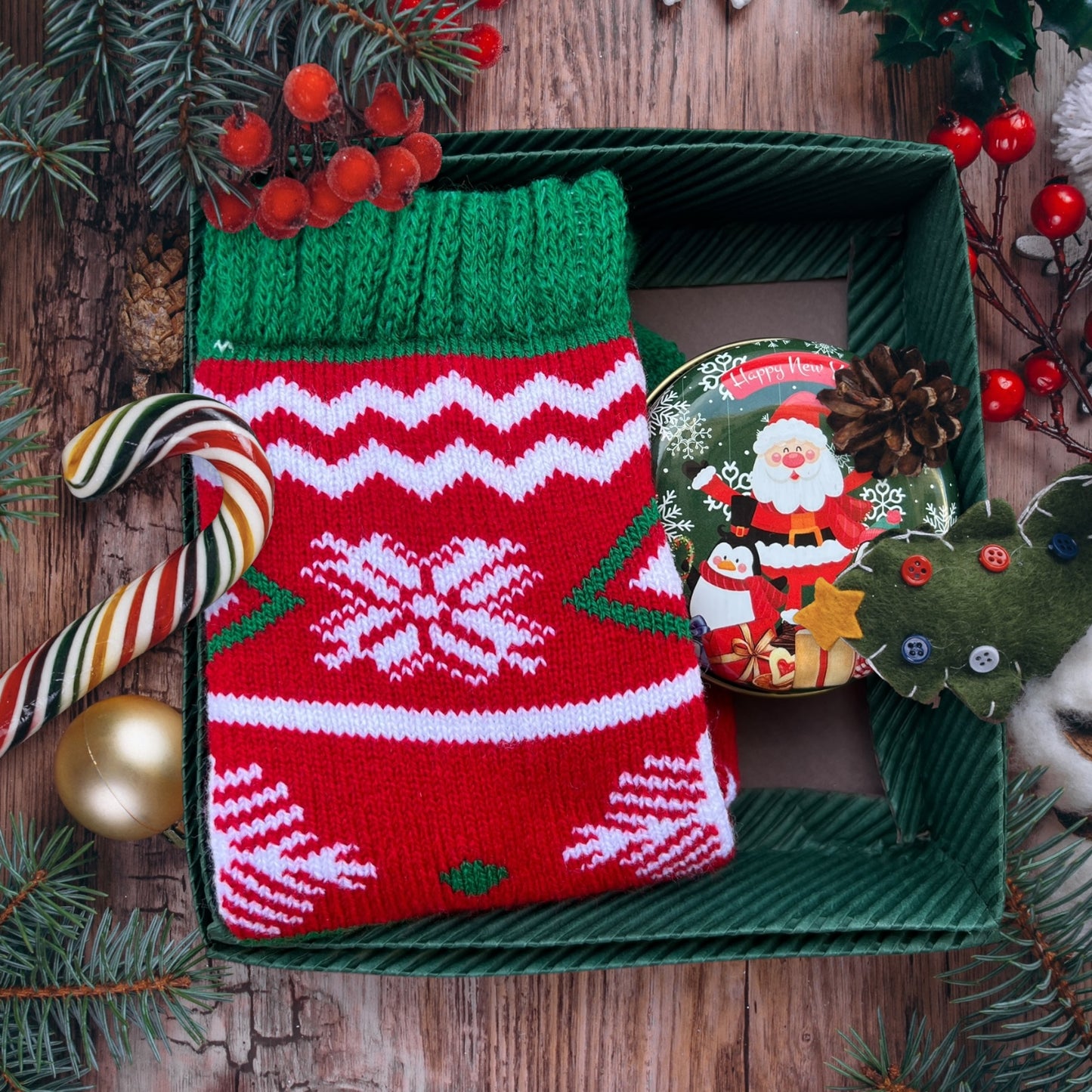 Kışlık Yün Çorap & Mum Hediye Kutusu