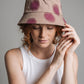 Soft Luna Batik Balıkçı Şapkası – El Boyaması Pudra Gül Kurusu Desenli Bucket Hat