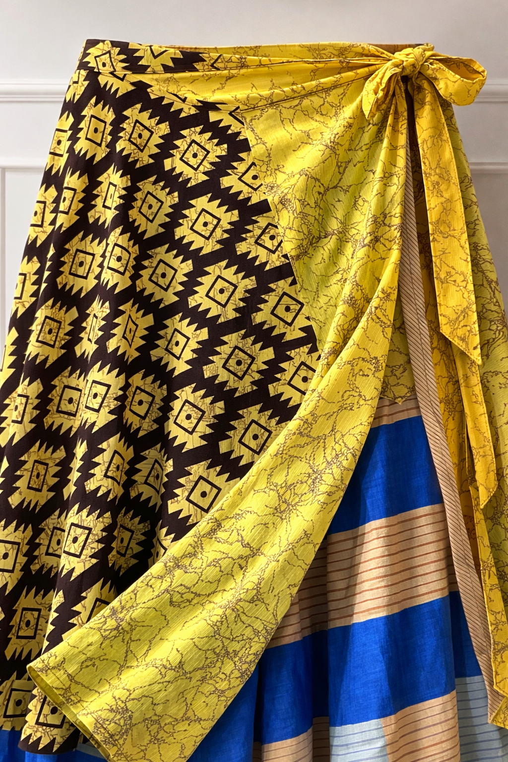 Çift Taraflı Bağlamalı İpek Etek – Kahve Sarı Yeşil (Nepal)