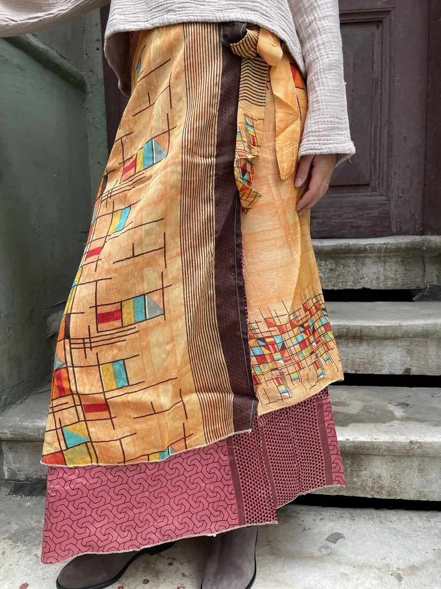 Nepal Çift Taraflı Desenli İpek Etek