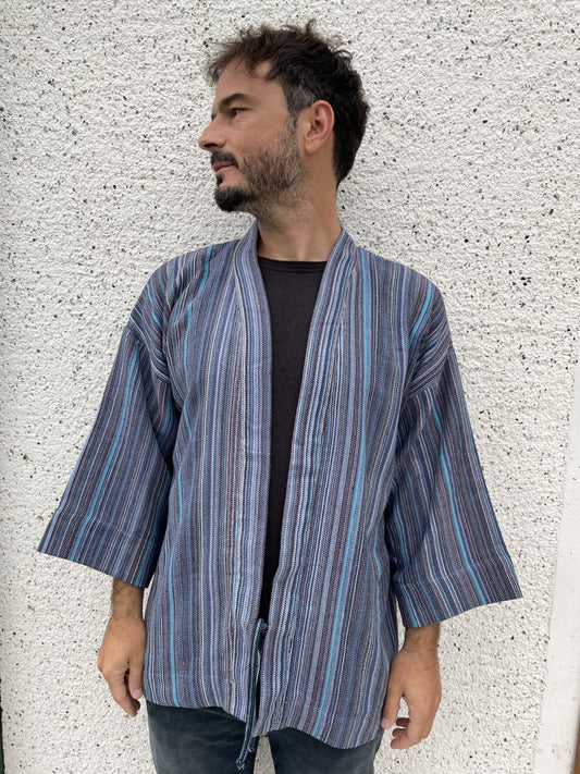 Erkek Kimono Okyanus Dalgası – Mavi Çizgili, Doğal Kumaş, Sürdürülebilir Üretim