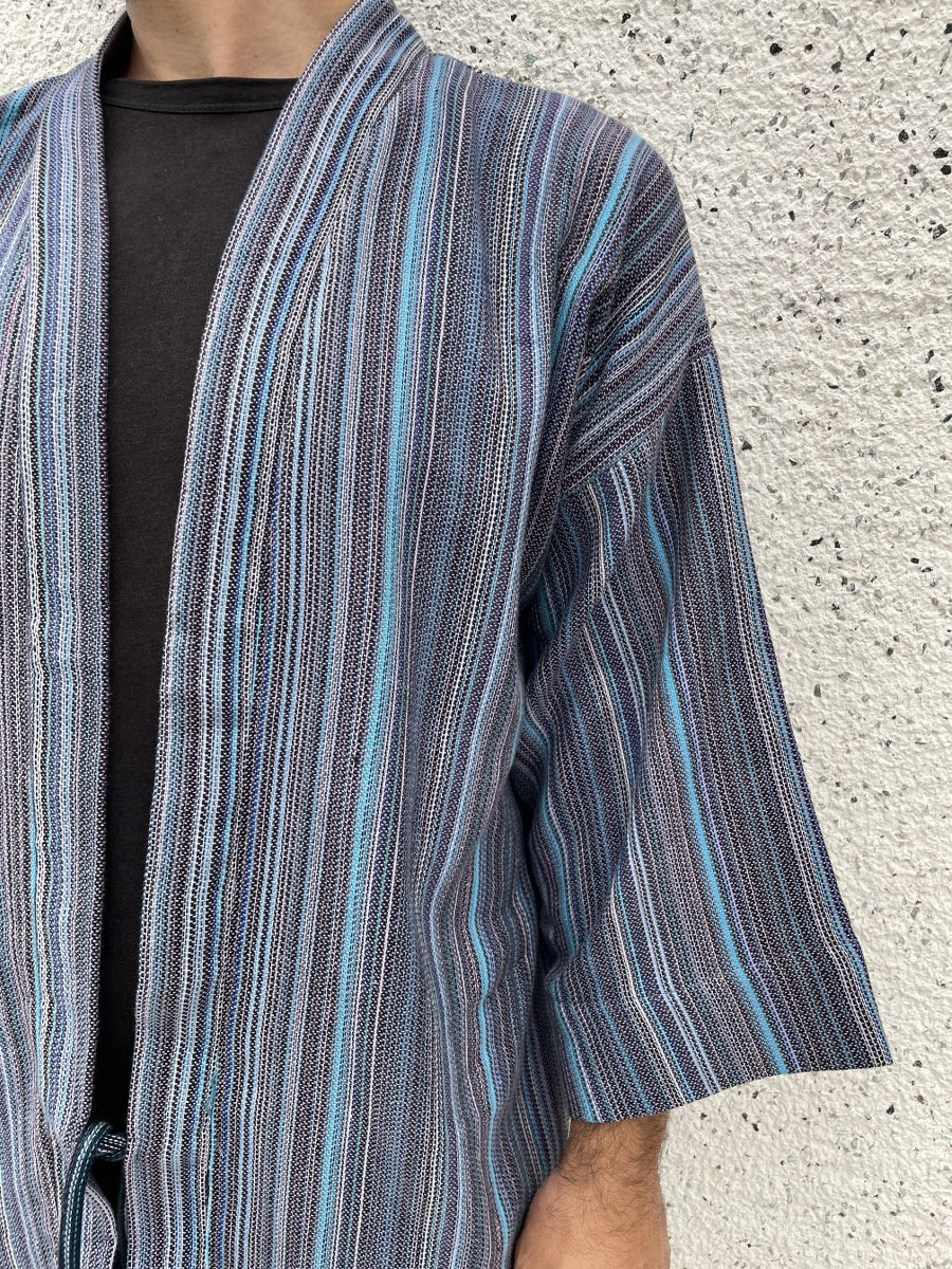 Erkek Kimono Okyanus Dalgası – Mavi Çizgili, Doğal Kumaş, Sürdürülebilir Üretim