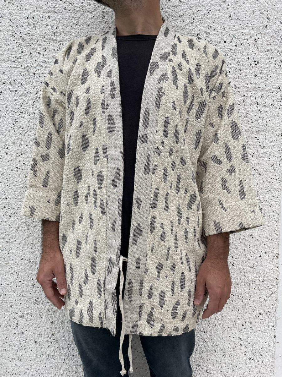 Erkek Kimono Taş Ruhu – Bej Desenli, Kalın Dokulu, Doğal Kumaş, Sürdürülebilir Üretim