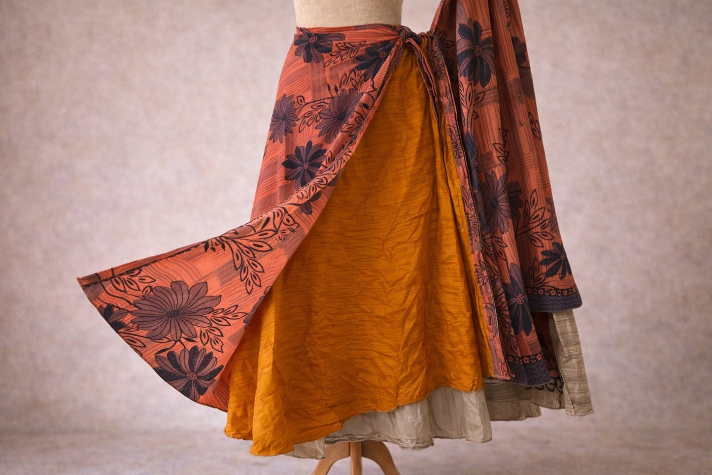 Turuncu Çiçekli– Çift Taraflı İpek Etek