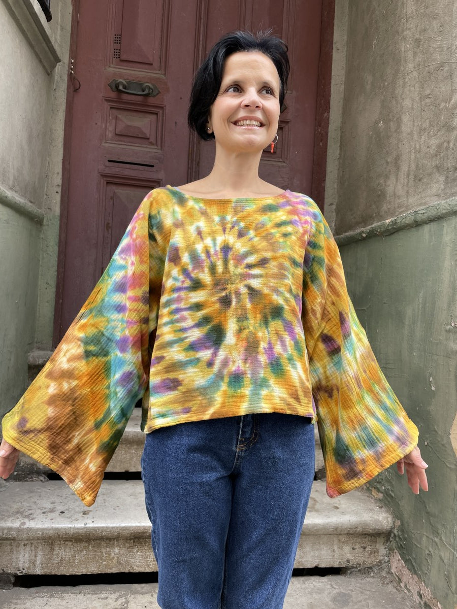 Batik Müslin Bluz – “Nova” | El Boyaması Spiral Desenli Bohem Tasarım